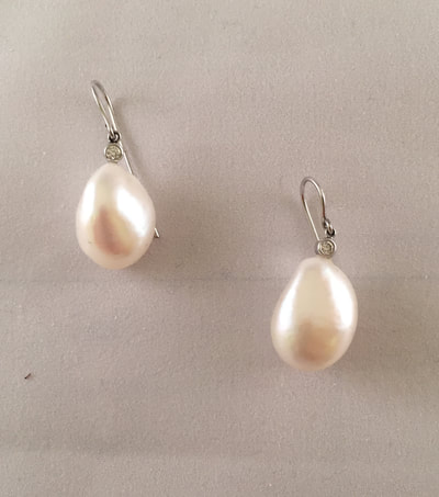 Fresh water pearl drop earring with small diamond